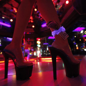 В ночной клуб Golden Girls ищем Танцовщиц с опытом работы и без